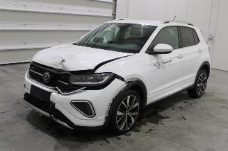 damaged passenger cars Volkswagen T-Cross  2024/6