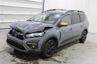 damaged passenger cars Dacia Jogger  2025/6