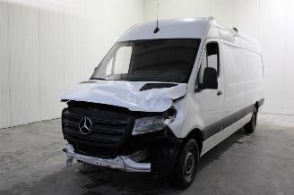 Mercedes Sprinter  picture 1