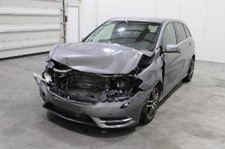 Damaged car Mercedes B-klasse B 180 2011/11