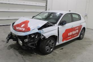 Damaged car Peugeot 308  2025/8