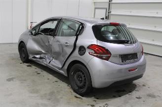 Peugeot 208  picture 4