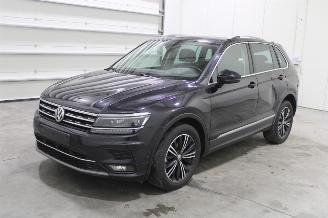 Vaurioauto  passenger cars Volkswagen Tiguan  2019/1