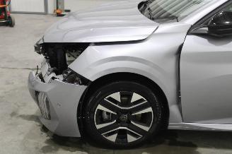 Peugeot 208  picture 6