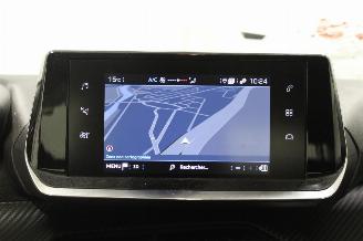 Peugeot 208  picture 13