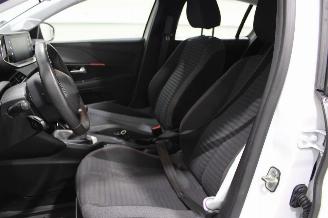 Peugeot 208  picture 10