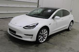 Voiture accidenté Tesla Model 3  2019/10