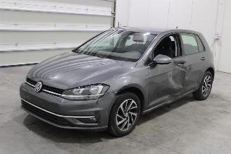 Volkswagen Golf  picture 1
