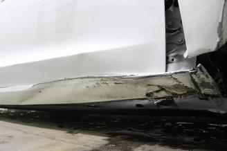 Tesla Model 3  picture 8