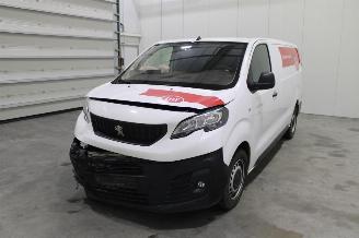 Damaged car Peugeot Expert  2022/3