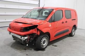 uszkodzony samochody osobowe Peugeot Partner  2025/2