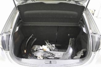 Peugeot 208  picture 18