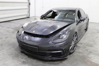 Salvage car Porsche Panamera  2019/8