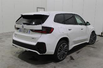 BMW iX1  picture 3
