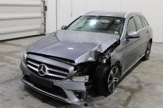 Damaged car Mercedes C-klasse C 220 2020/6