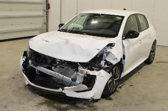 Schadeauto Peugeot 208  2024/8