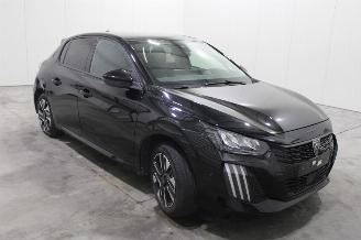 Peugeot 208  picture 2
