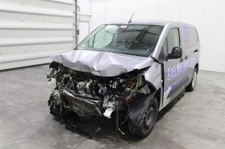Schadeauto Toyota ProAce CITY 2025/4
