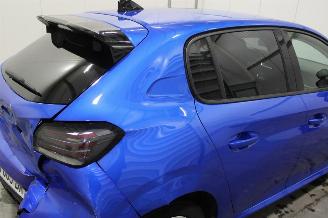 Peugeot 208  picture 6