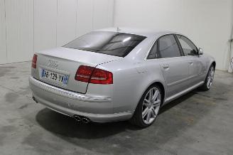 Audi S8  picture 3