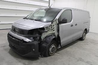 krockskadad bil auto Opel Vivaro  2024/9