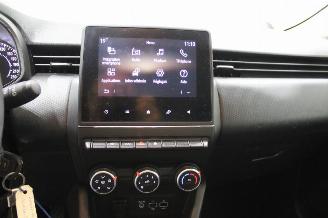 Renault Clio  picture 14