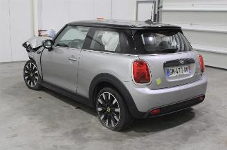 Mini Cooper SE picture 4