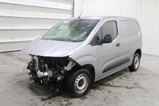 Schadeauto Peugeot Partner  2025/3