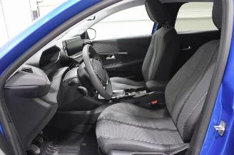 Peugeot 208  picture 11