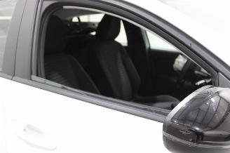 Peugeot 208  picture 20