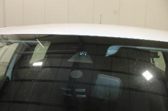 Peugeot 208  picture 19