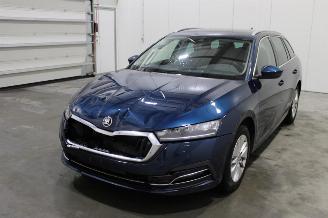 damaged passenger cars Skoda Octavia  2024/4