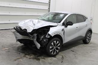 Damaged car Renault Captur  2023/10