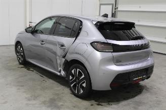 Peugeot 208  picture 4