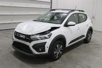 damaged passenger cars Dacia Sandero  2025/9