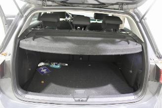 Volkswagen Golf  picture 16