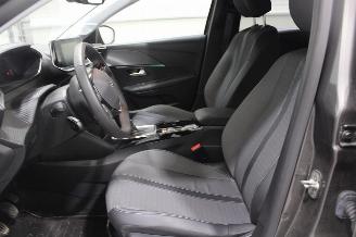 Peugeot 208  picture 10