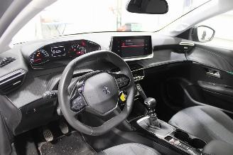 Peugeot 208  picture 9