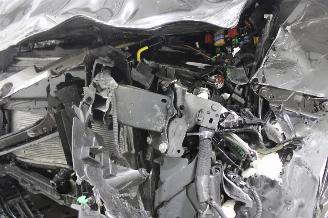 Peugeot 208  picture 6