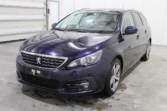 krockskadad bil auto Peugeot 308  2020/6