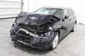 uszkodzony samochody osobowe BMW 3-serie 330 2021/5