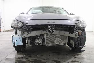 Peugeot 208  picture 6