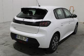 Peugeot 208  picture 3