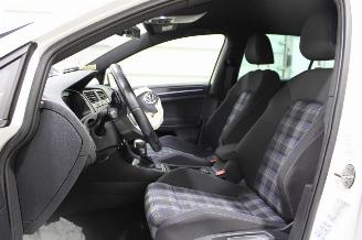 Volkswagen Golf  picture 11