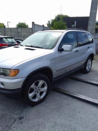 damaged passenger cars BMW X5  2003/9