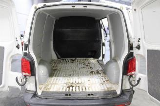 Volkswagen Transporter T6 picture 16