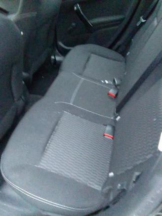 Peugeot 208  picture 10
