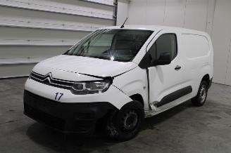 Vaurioauto  passenger cars Citroën Berlingo  2022/1