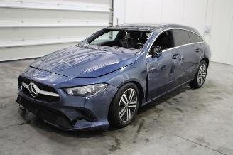 Vaurioauto  passenger cars Mercedes Cla-klasse CLA 200 Shooting Brake 2021/1