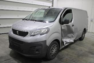 Damaged car Peugeot Expert  2020/10